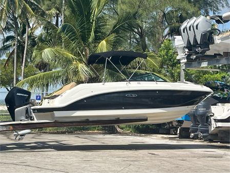 Sea Ray SDX 250 Outboard image