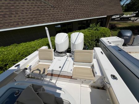 Everglades 273 Center Console image