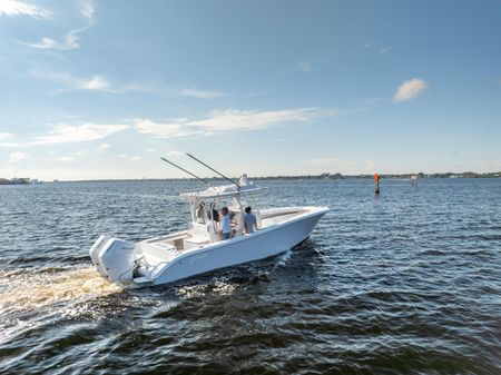 Yellowfin 32 Offshore image