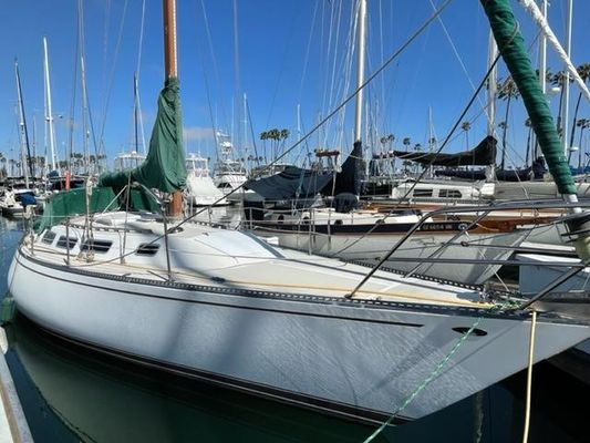 Catalina 38 - main image