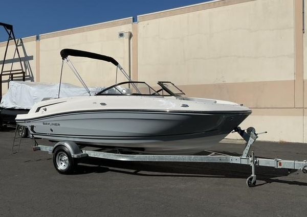 Bayliner VR5-BOWRIDER-I-O image