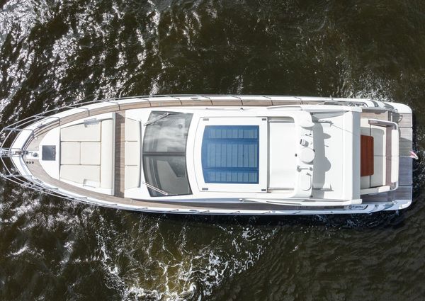 Azimut 55S image