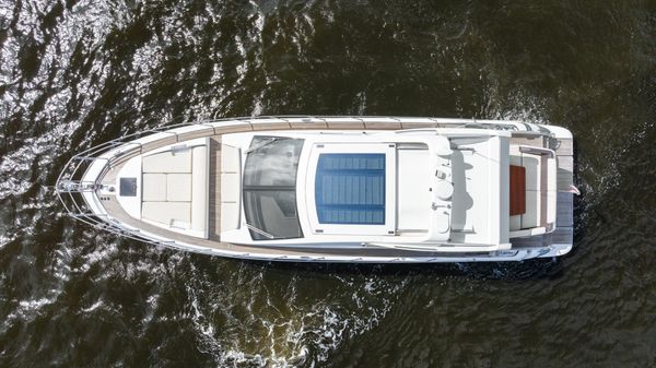 Azimut 55S image