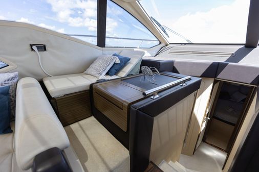 Azimut 55S image