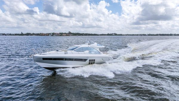 Azimut 55S image