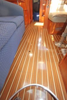 Hunter 41 Deck Salon image