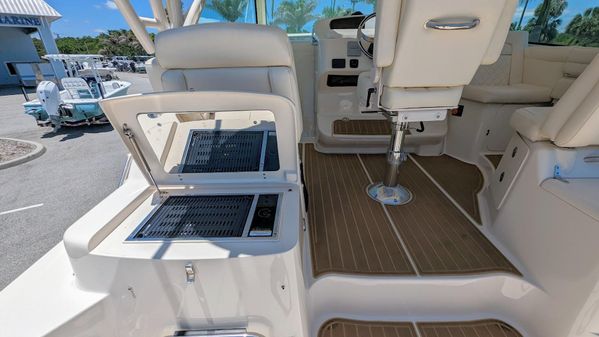 Grady-white 370 image