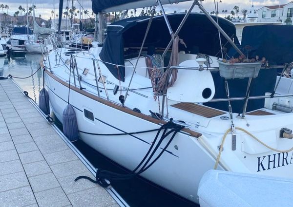 Beneteau Oceanis 423 image