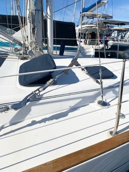 Beneteau Oceanis 423 image