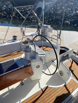 Beneteau Oceanis 423 image