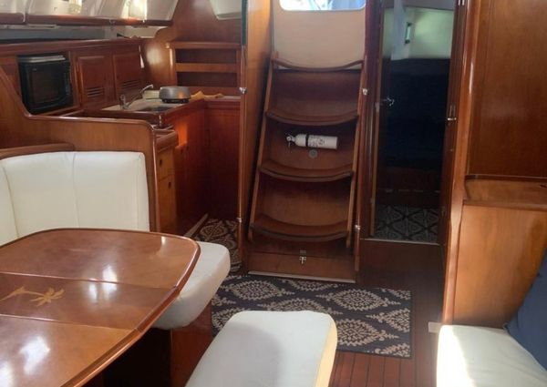 Beneteau Oceanis 423 image