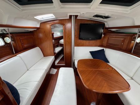 Beneteau Oceanis 423 image