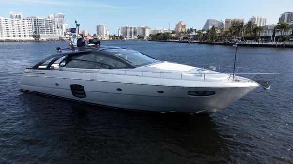 Pershing 70