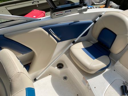 Chaparral H20 Ski Fish Bowrider image