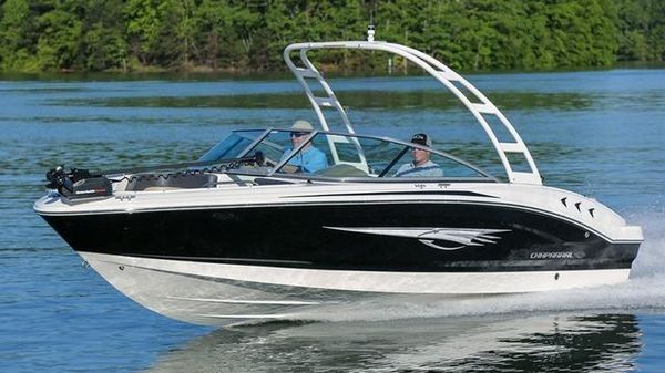 Chaparral H20 Ski Fish Bowrider