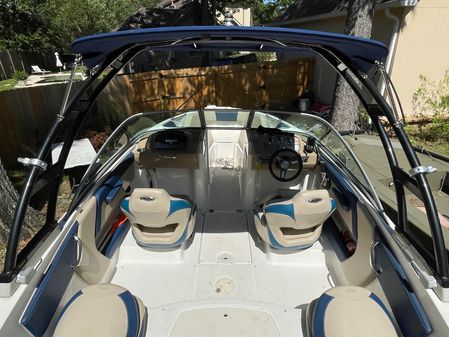 Chaparral H20 Ski Fish Bowrider image