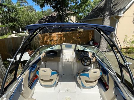 Chaparral H20 Ski Fish Bowrider image
