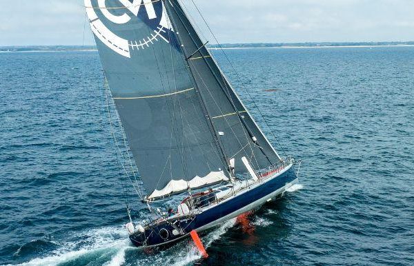 Barge ex imoca open 60 image