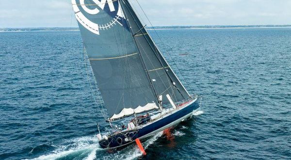 Barge ex imoca open 60 image