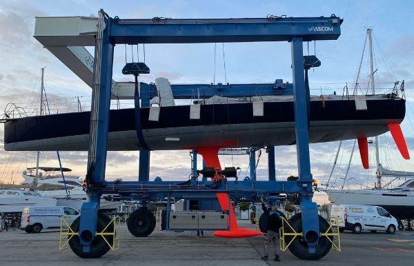 Barge ex imoca open 60 image