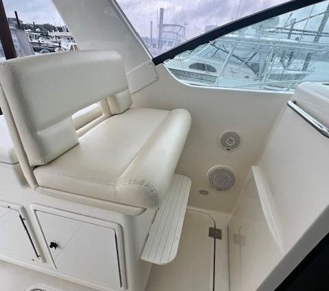 Tiara Yachts 3500 Open image