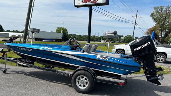 Triton TR 186 