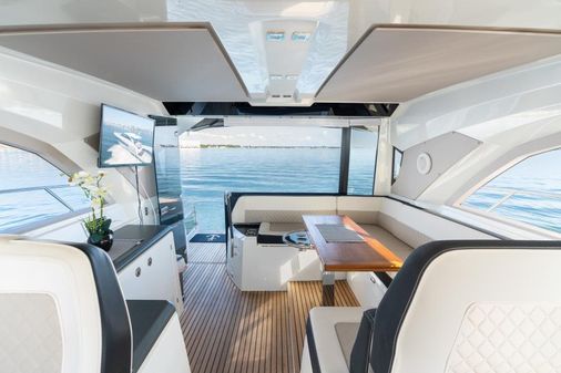 Jeanneau Leader 46 Express image