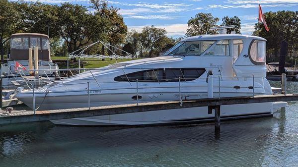 Sea Ray 390 Motor Yacht