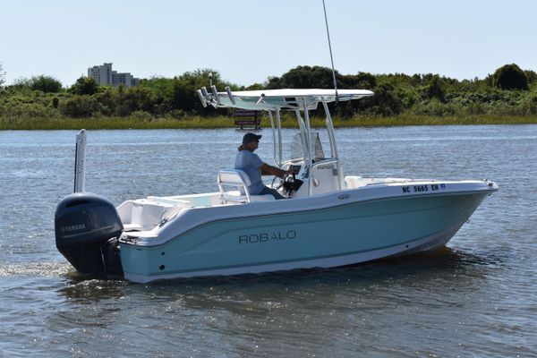 Robalo R202 Explorer - main image