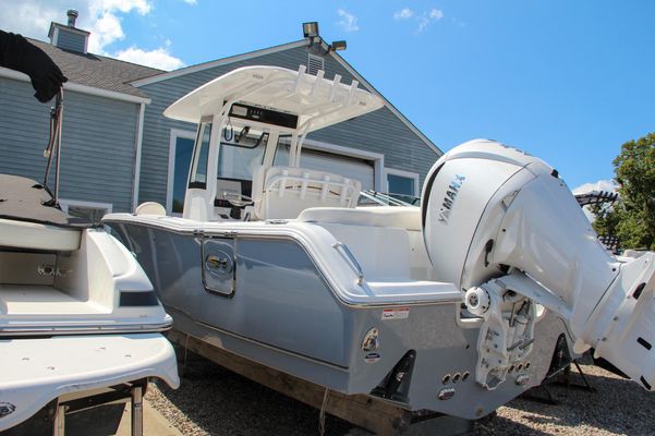 Sea Hunt Ultra 255 SE - main image