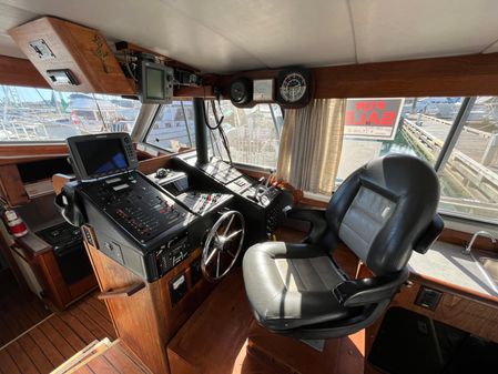 Bayliner 3870 image