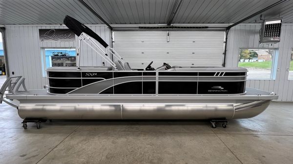 Bennington 24 SXSR