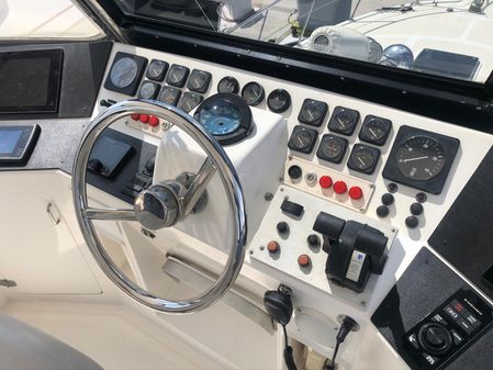 Del Rey Cockpit Motoryacht image