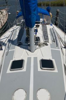 Hunter 34 image