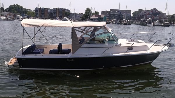 Hunt Yachts Surfhunter 25 