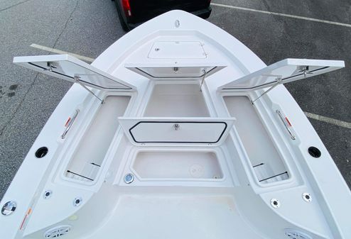 Sportsman Masters 227 Bay Boat image