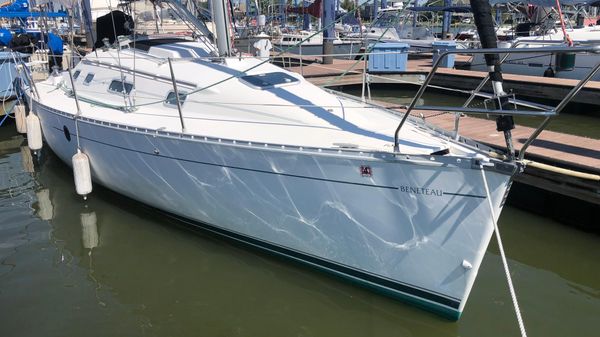 Beneteau Oceanis 300 