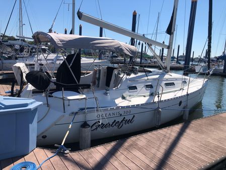 Beneteau Oceanis 300 image