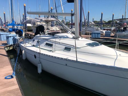 Beneteau Oceanis 300 image