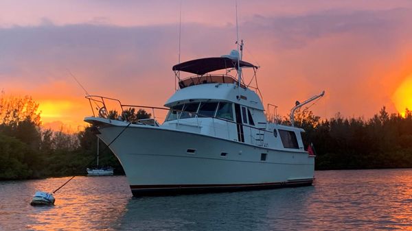 Hatteras 48 Long Range Cruiser