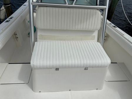 Regulator 26 Forward Seating image