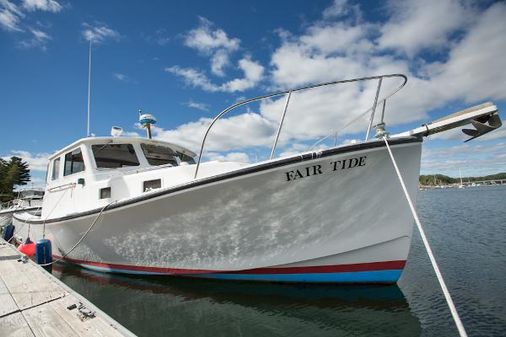 Custom ROYAL-LOWELL-CUTTYHUNK-HARDTOP-CRUISER image