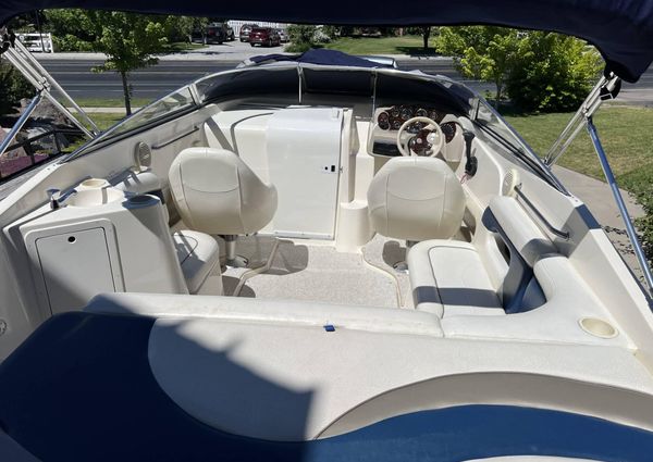 Rinker 232-CAPTIVA image