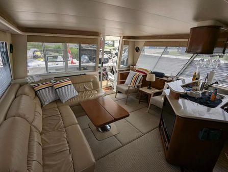 Meridian 490 Pilothouse image