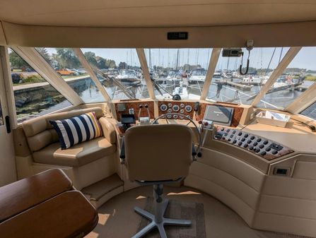 Meridian 490 Pilothouse image