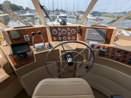 Meridian 490-PILOTHOUSE image