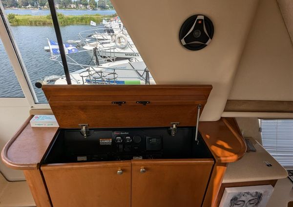 Meridian 490-PILOTHOUSE image