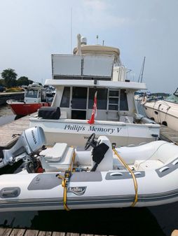 Meridian 490 Pilothouse image