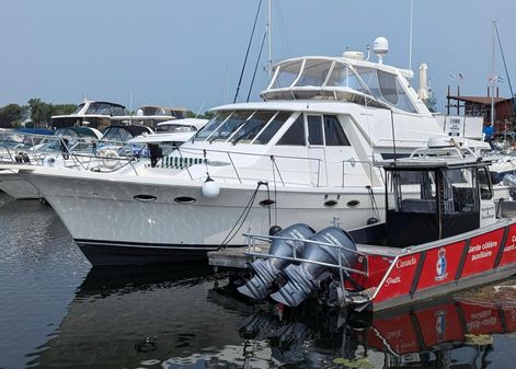 Meridian 490 Pilothouse image