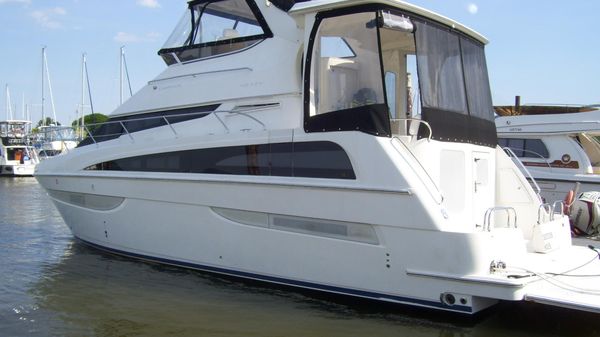 Carver 43 Motor Yacht 